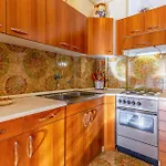2 Bedroom Beach Front Apartment In Pula