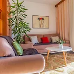 Apartman 2 Bedroom Beach Front Apartment In Pula *