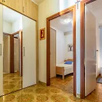 Apartman 2 Bedroom Beach Front Apartment In Pula *