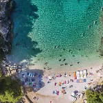 2 Bedroom Beach Front Apartment In Pula