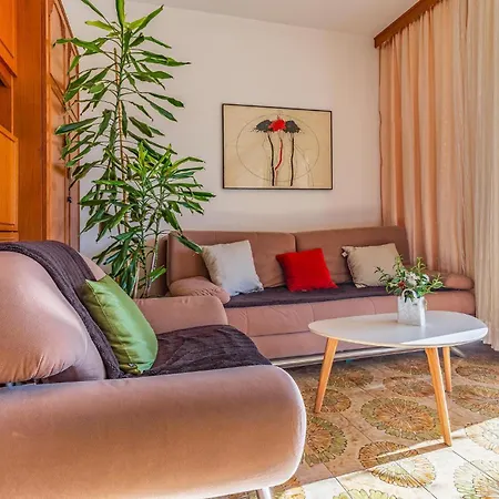 Apartament 2 Bedroom Front In *