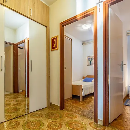 Apartament 2 Bedroom Front In *