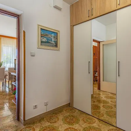 2 Bedroom Front In